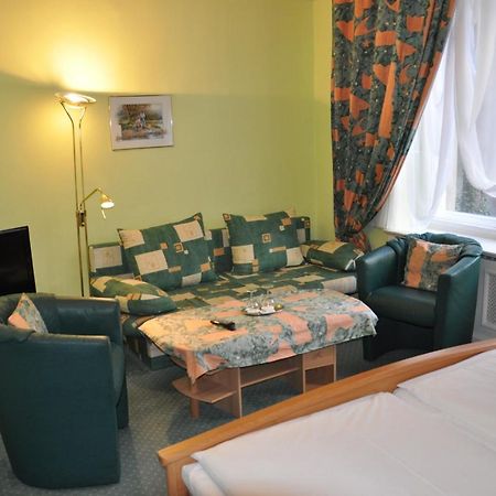 Hotel Pension Savoy Near Kurfuerstendamm Berlin Ruang foto
